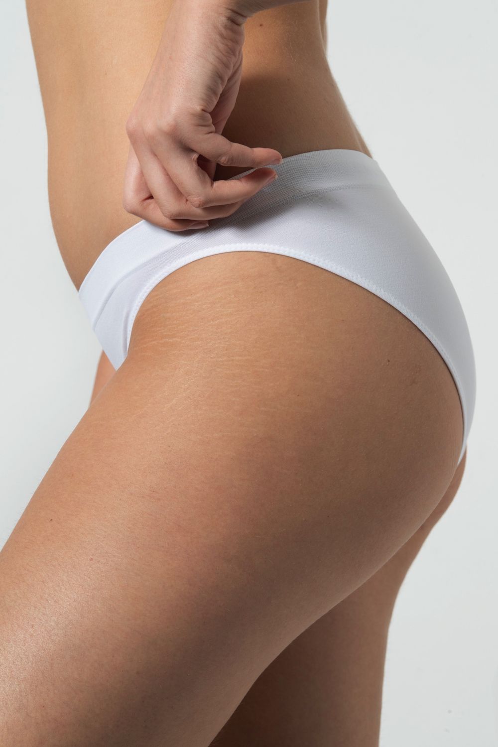 Slip Vita bassa Microfibra morbida SEAMLESS con tassello anallergico confortevole RISALTI colore BIANCO