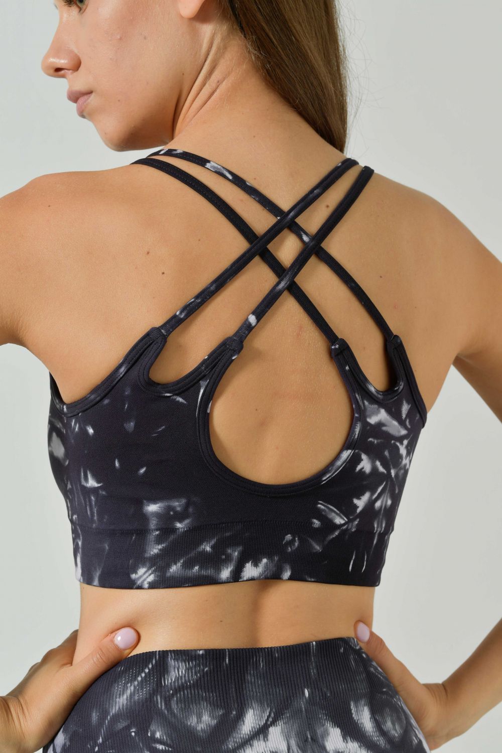 Sport-BH mit gekreuzten Trägern, Sculpt Aura Collection