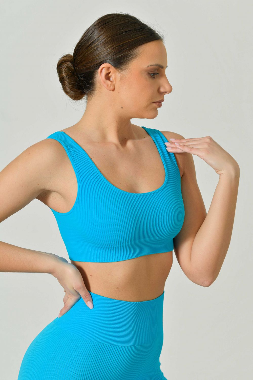 Nahtloser Sport-BH aus Mikrofaserrippe, Sara-Collection