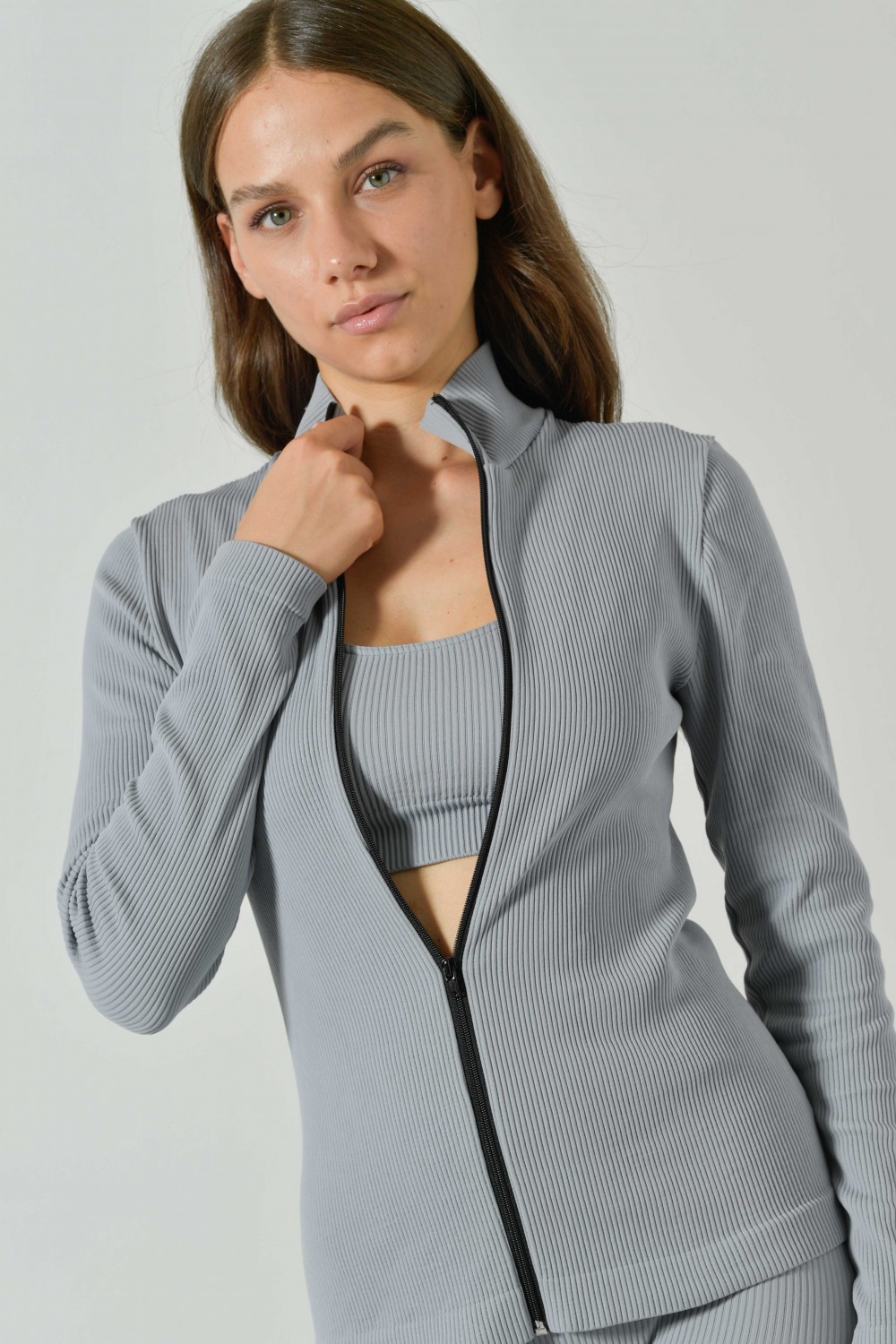 Sportjacke mit Reißverschluss aus nahtloser Mikrofaserrippe, Sara-Collection