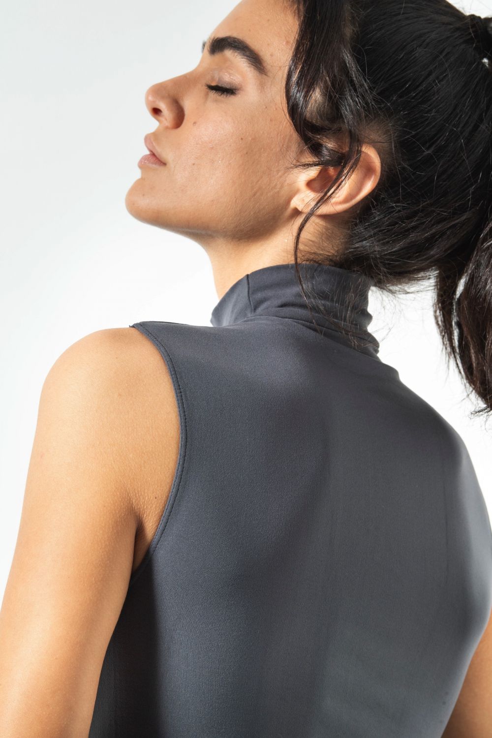 Women’s Sleeveless microfibre Polo-neck