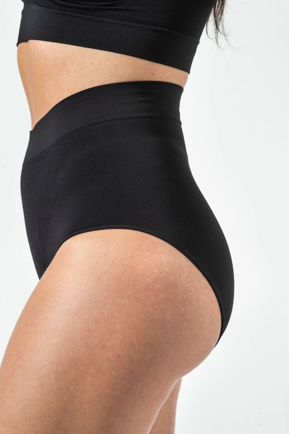 High-Waist Shaping Brief, flat abdomen and even hips