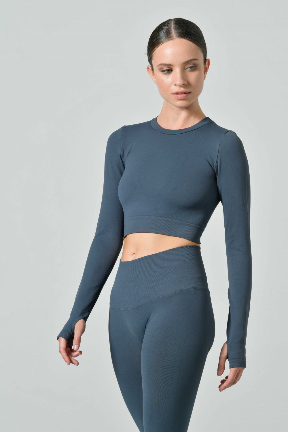 Crop Top Sportivo Sculpt, schiena scoperta e maniche lunghe con foro